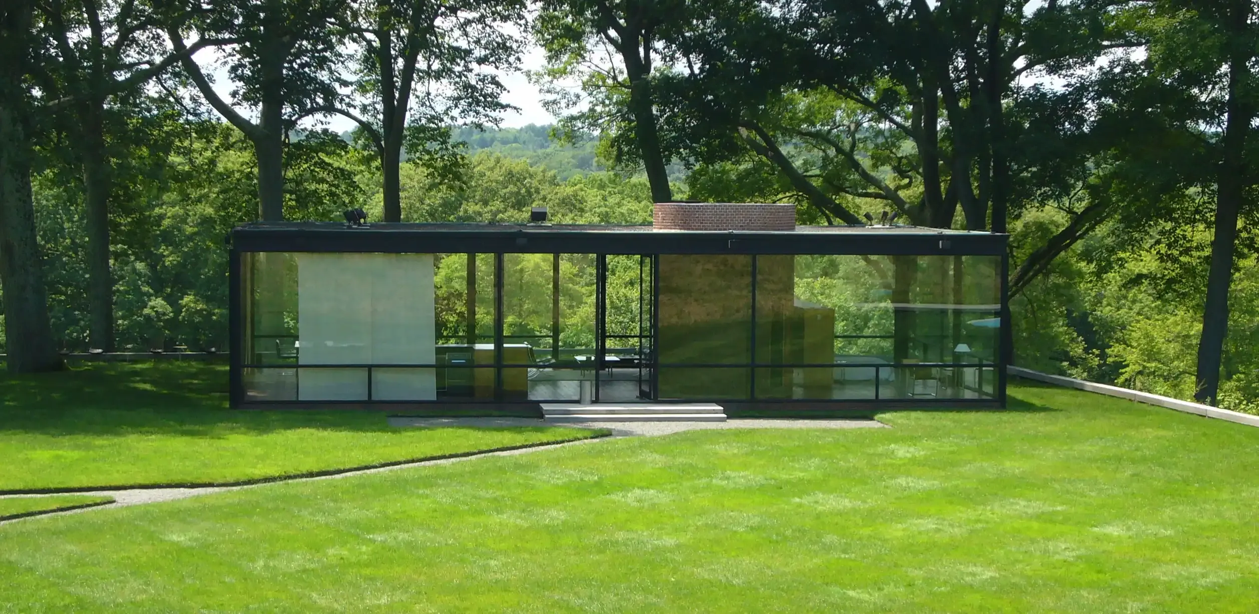 https://cdn.etatarchive.com/Glasshouse_philip_johnson_de8003afa4/Glasshouse_philip_johnson_de8003afa4.webp